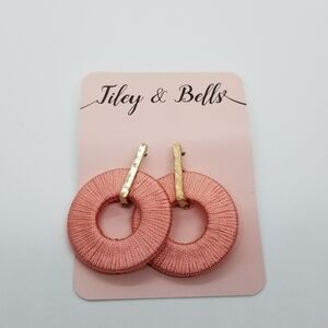 Gold tone bar earrings with pink threaded circles new on card